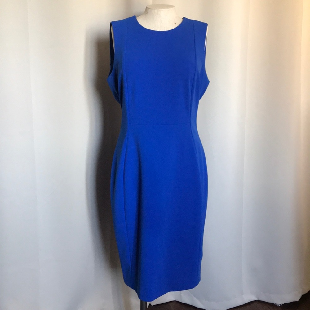 Calvin Klein solid sheath dress 💙